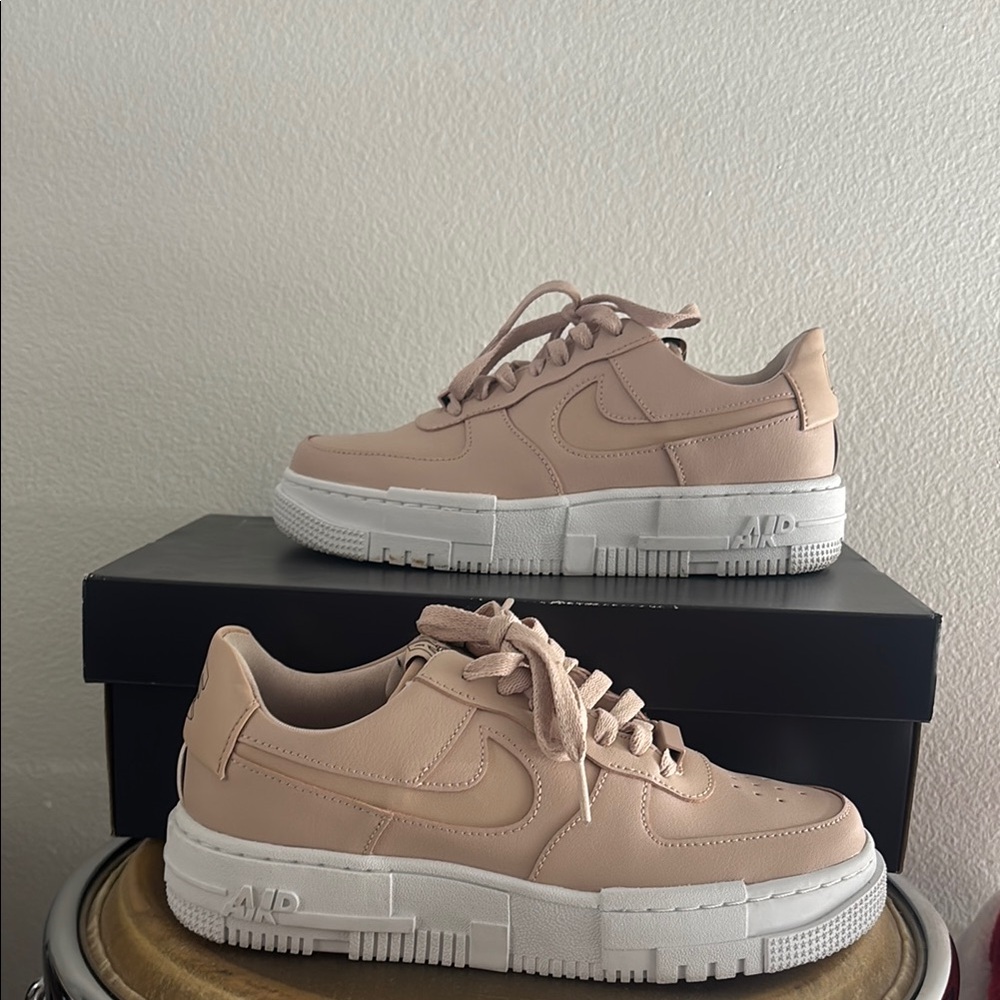 Nike AF1 Pixel